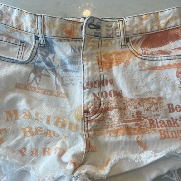 BDG URBAN OUTFITTERS GRAPHIC Malibu beach denim shorts! Button! Size 31 - Picture 9 of 9